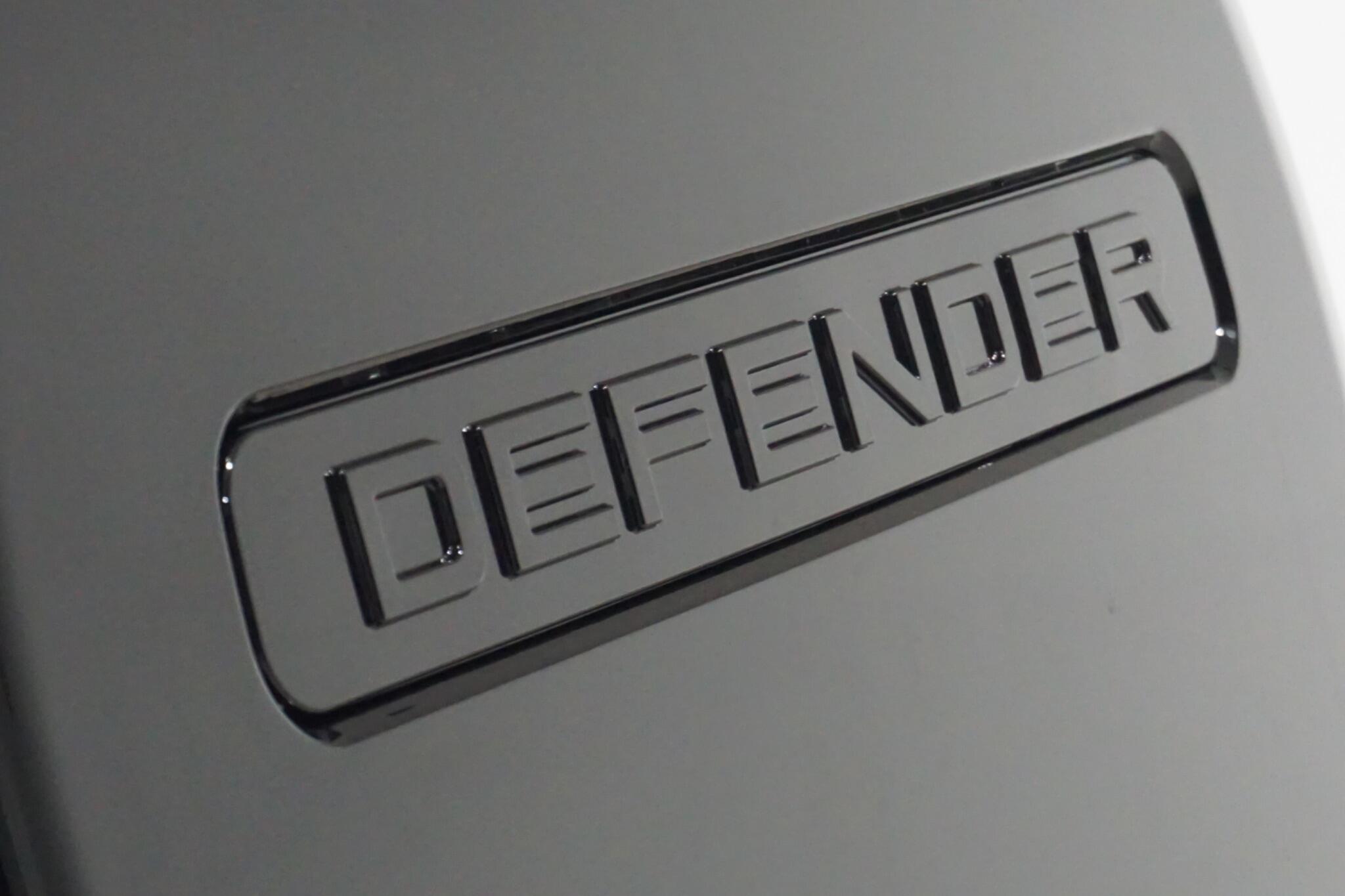 Land Rover Defender 110 3.0 D300 MHEV X-Dynamic HSE Auto 4WD Euro 6 (s/s) 5dr